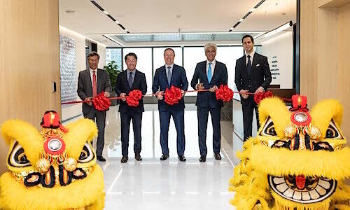 Singapore office opening ceremony with Ted Pick (center) and others (Image: Morgan Stanley)