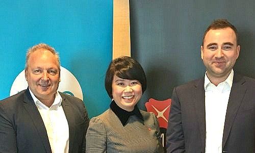 (L-R) Rod Drury, Xero CEO, Joyce Tee, Group head of SME Banking DBS and Alex Campbell, Xero