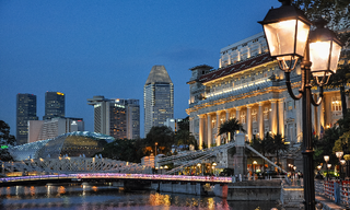 Marina Bay with the Fullerton Hotel on the right (Image: Shutterstock)